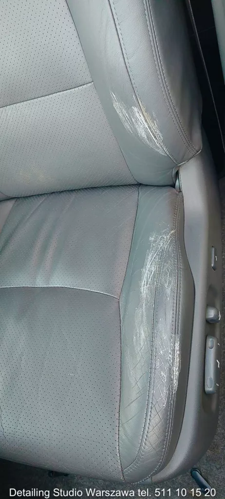 Skórzany fotel kierowcy przed renowacją